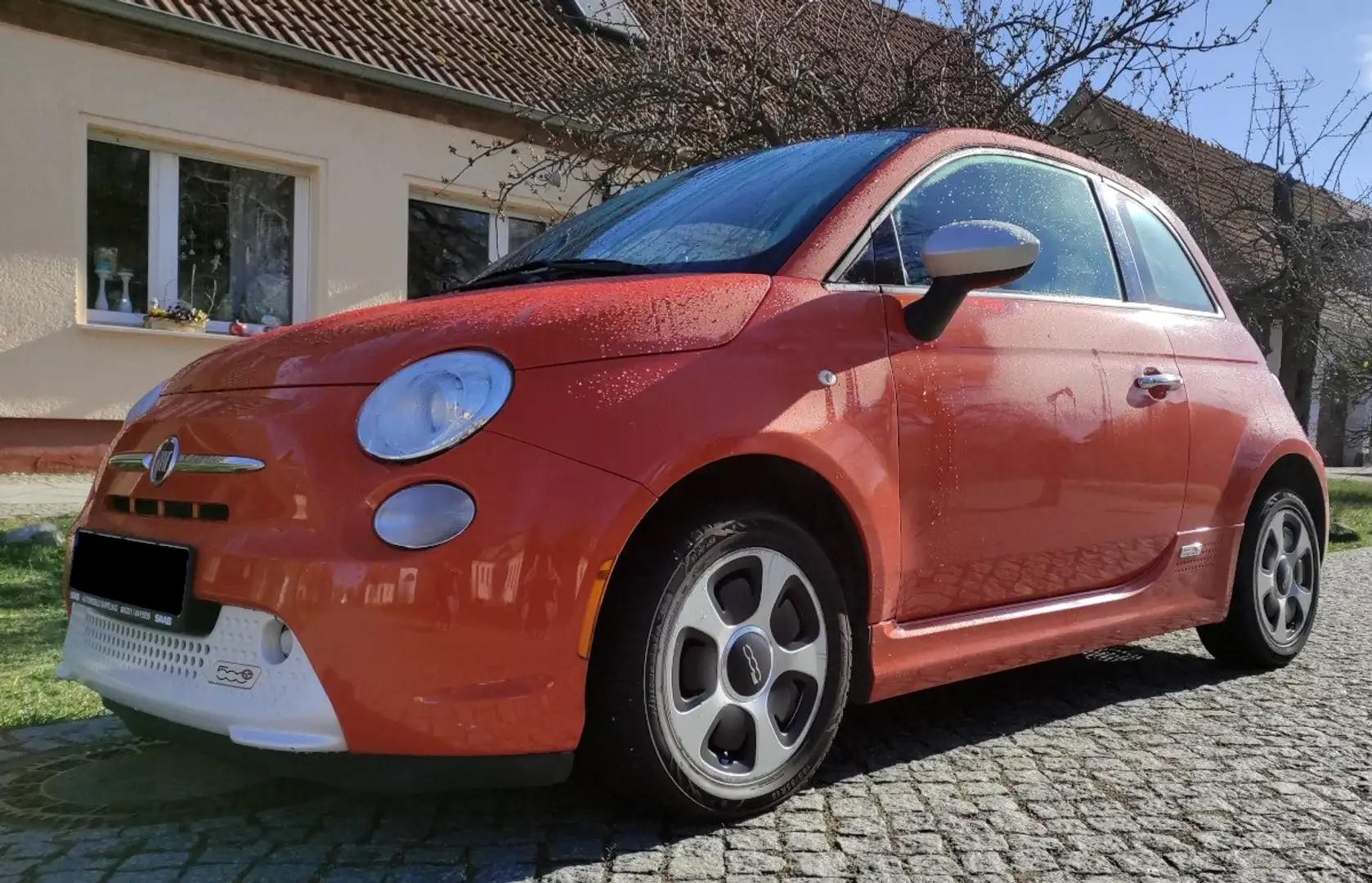 Fiat 500e Front