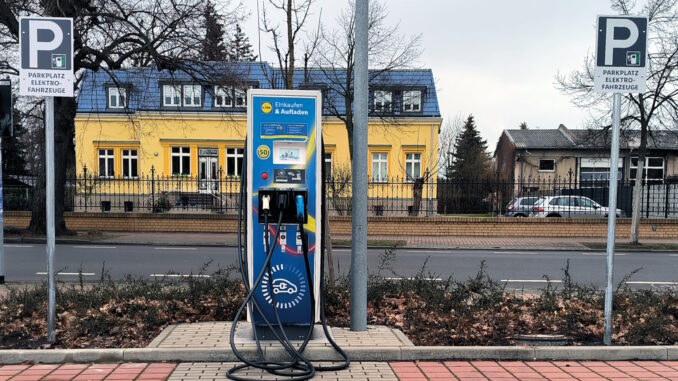 Ein Triple Charger bei Lidl in Luckenwalde.